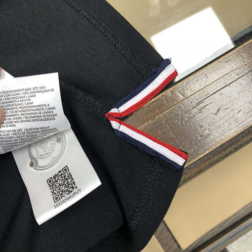 モンクレールスーパーコピー   スタイリッシュな反襟半袖ポロシャツ