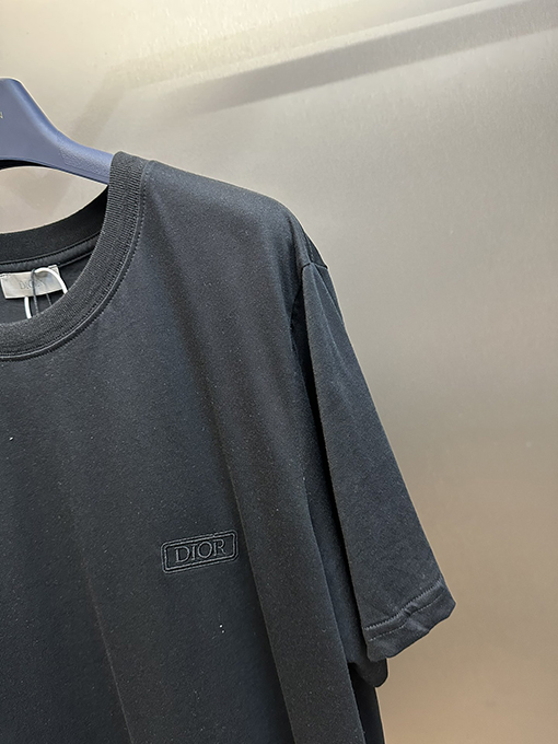 ディオール   胸のロゴ刺繍ラウンドネック半袖Tシャツ