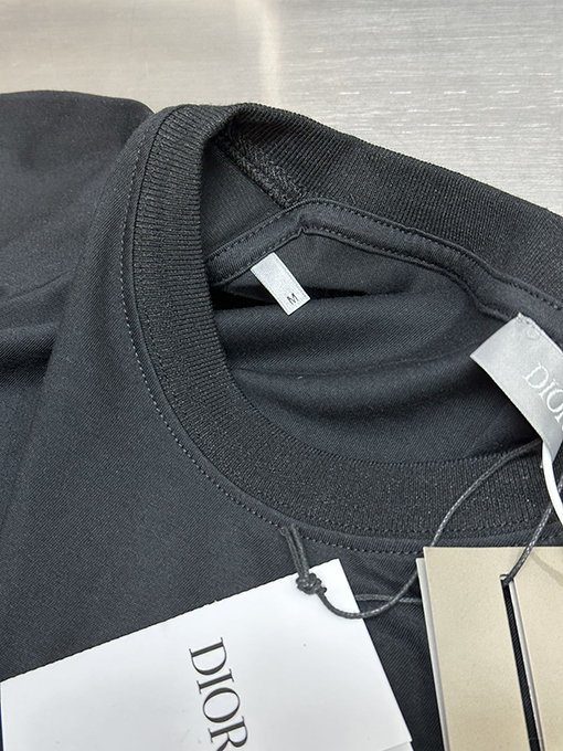 ディオール   胸のロゴ刺繍ラウンドネック半袖Tシャツ