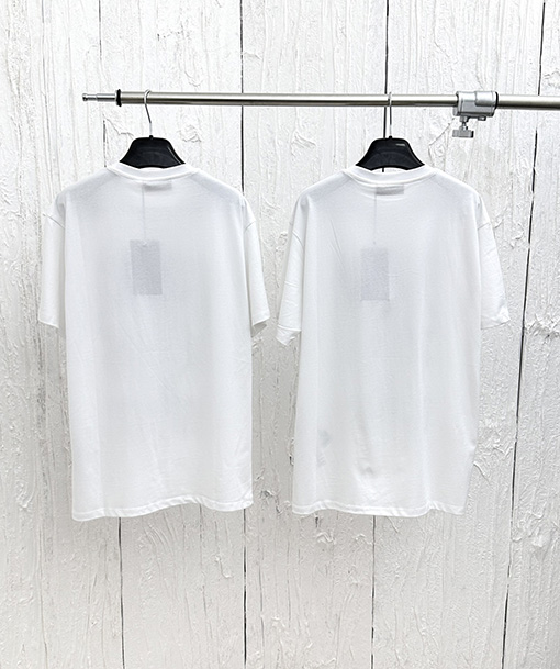 グッチ 新しい校章プリント半袖Tシャツ