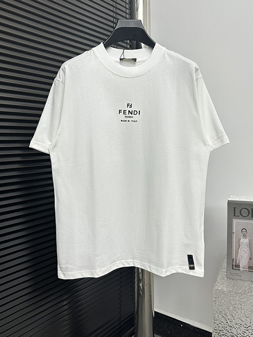 フェンディコピー シンプルなロゴの小さな文字の半袖Tシャツ