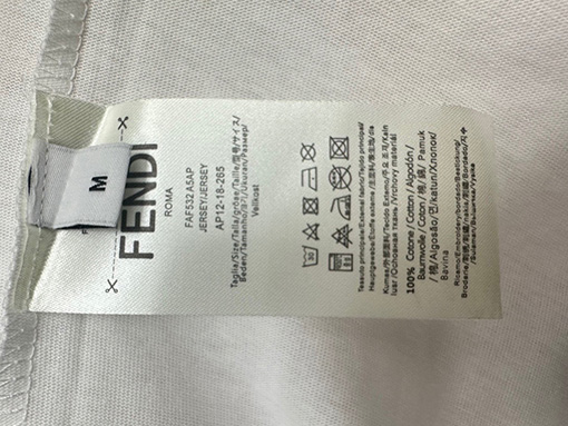 フェンディコピー シンプルなロゴの小さな文字の半袖Tシャツ