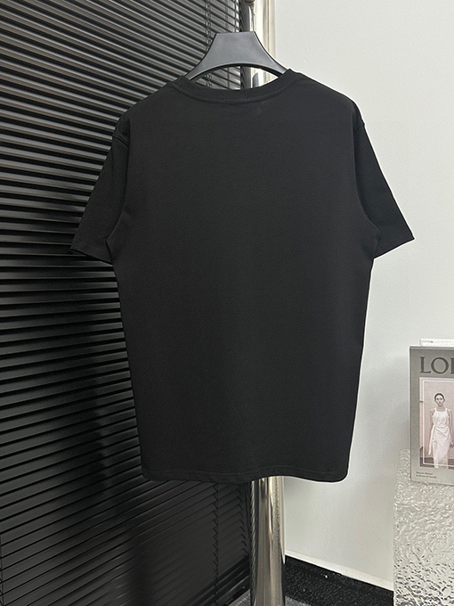 フェンディコピー シンプルなロゴの小さな文字の半袖Tシャツ