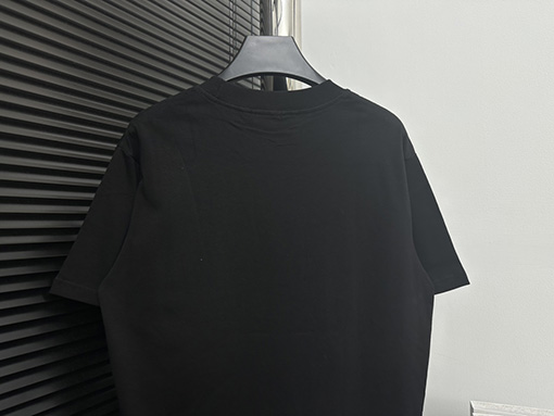 フェンディコピー シンプルなロゴの小さな文字の半袖Tシャツ