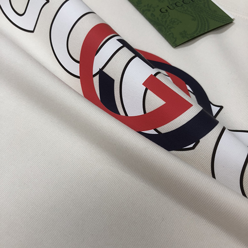 グッチ 新しいロゴパターンプリントデザイン半袖Tシャツ