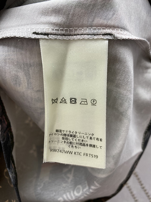 ルイヴィトンスーパーコピー  新しいフルプリント老眼鏡バッジメタルチェーン半袖Tシャツ