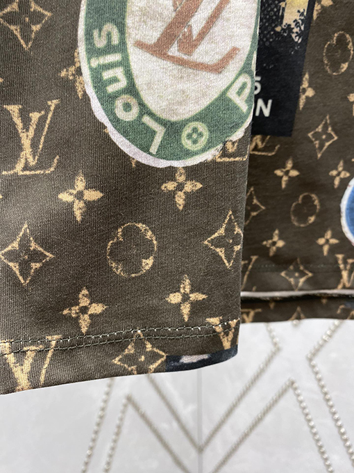 ルイヴィトンスーパーコピー 新しいフルプリント老眼鏡バッジメタルチェーン半袖Tシャツ
