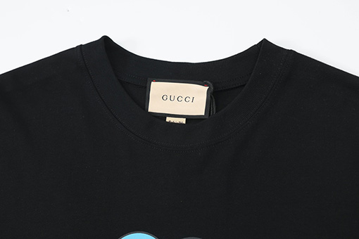 グッチ 新しい両眼球アルファベット柄半袖Tシャツ