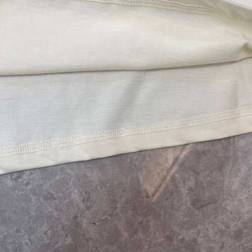 グッチ 新しいデジタルプリント文字ロゴ半袖Tシャツ