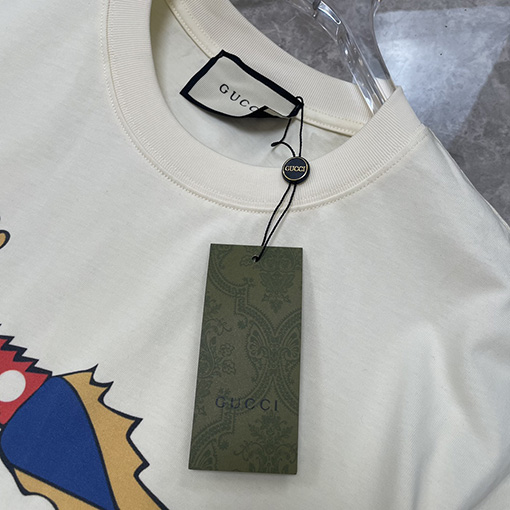 グッチ 新しいデジタルプリント文字ロゴ半袖Tシャツ