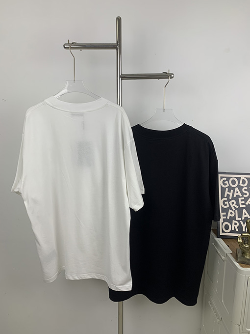 ロエベ 新しい小さなロゴの立体ロゴの半袖Tシャツ