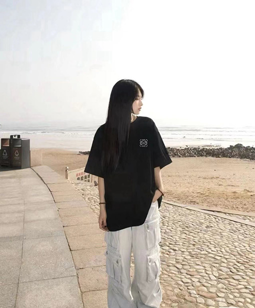 ロエベ 新しい小さなロゴの立体ロゴの半袖Tシャツ