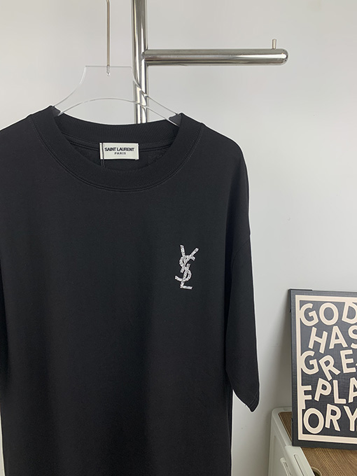 サンローランコピー 新しい立体ロゴ半袖Tシャツ