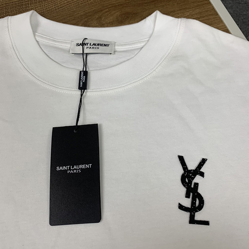 サンローランコピー 新しい立体ロゴ半袖Tシャツ