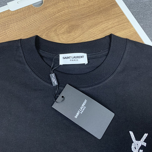 サンローランコピー 新しい立体ロゴ半袖Tシャツ