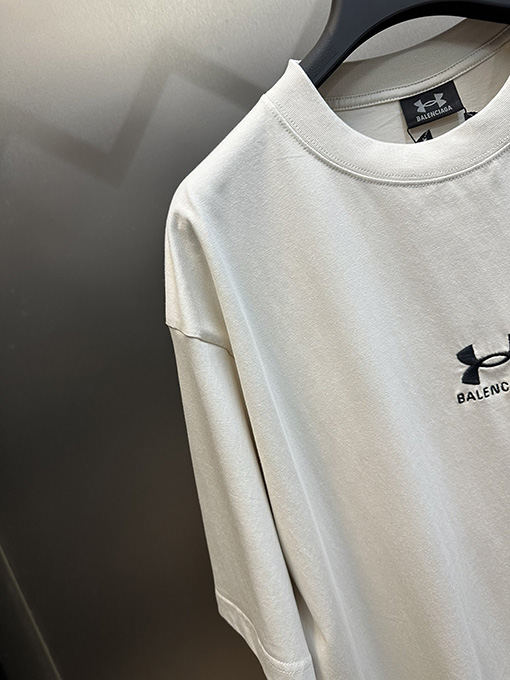 バレンシアガ ロゴ刺繍コラボ半袖Tシャツ
