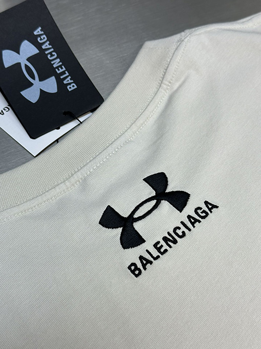 バレンシアガ ロゴ刺繍コラボ半袖Tシャツ