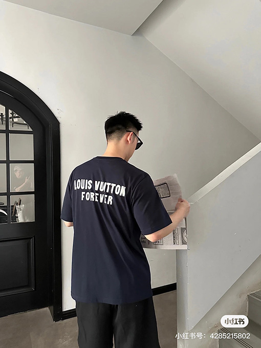 ルイヴィトン ポケットプリントステッチロゴ半袖Tシャツ