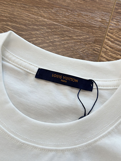 ルイヴィトン ポケットプリントステッチロゴ半袖Tシャツ
