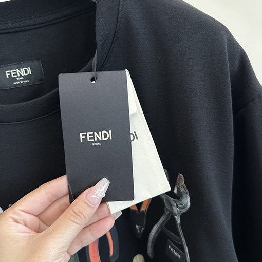 フェンディスーパーコピー  新しい職人の半袖Tシャツ