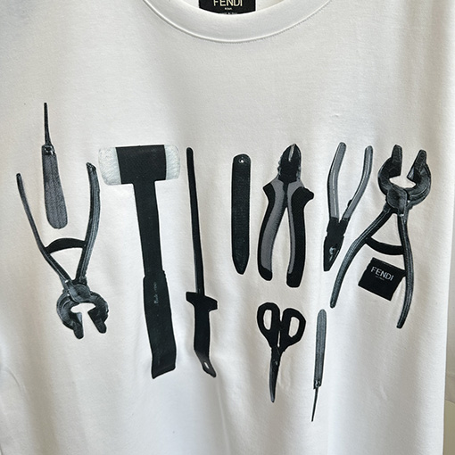 フェンディスーパーコピー  新しい職人の半袖Tシャツ