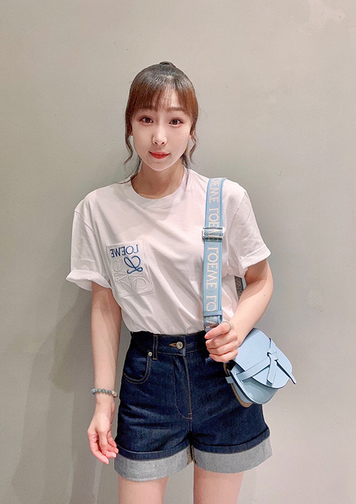ロエベ 新しいポケット立体ロゴ刺繍ラウンドネック半袖Tシャツ