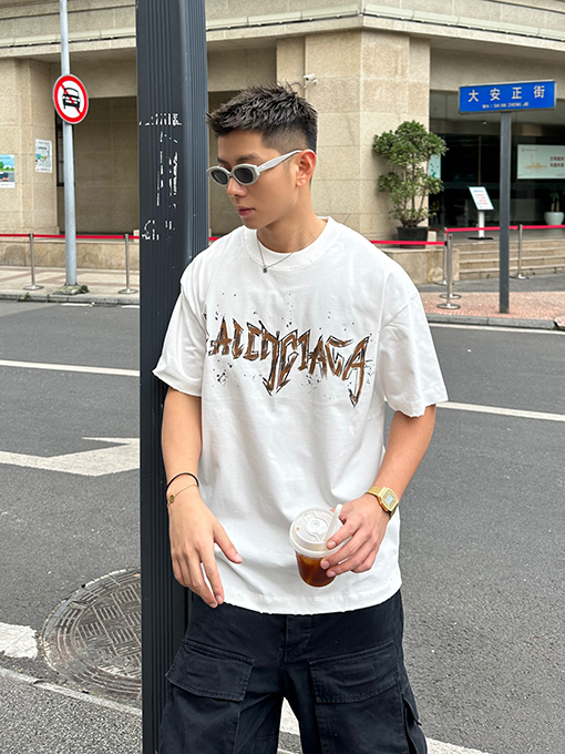バレンシアガ    サンプルロゴ壊れた起毛クルーネック半袖Tシャツ