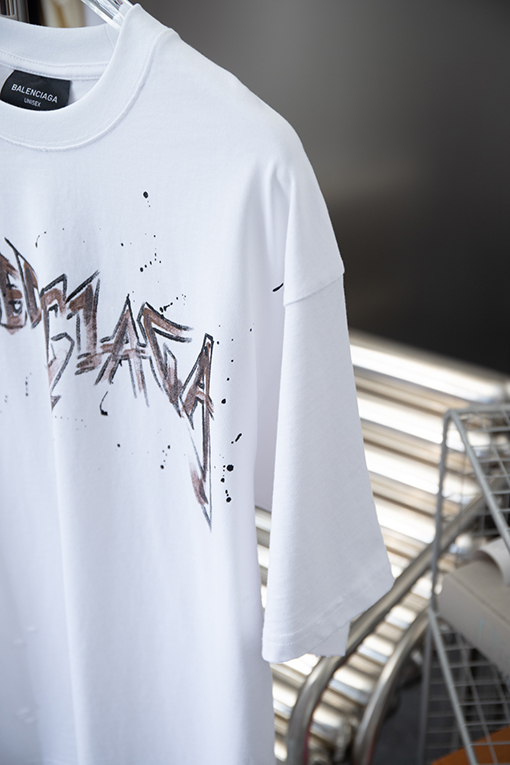 バレンシアガ    サンプルロゴ壊れた起毛クルーネック半袖Tシャツ