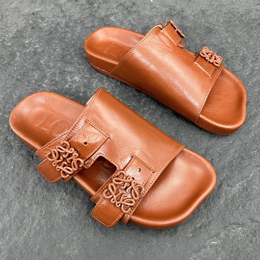 ロエベコピー クラシックLOEWEアナグラムバックルサンダル