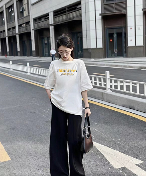 バーバリーコピー  プリントロゴ半袖Tシャツ