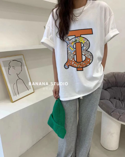 バーバリー プリントロゴクルーネック半袖Tシャツ