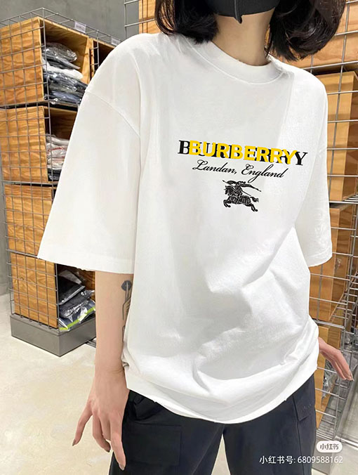 バーバリー プリントロゴクルーネック半袖Tシャツ
