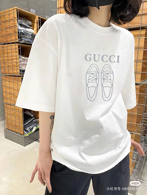 グッチスーパーコピー プリントロゴ半袖Tシャツ