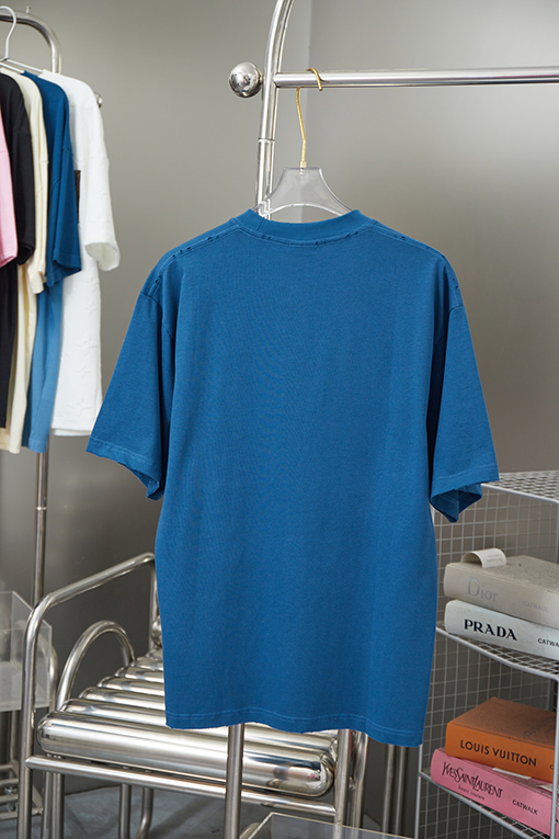 バレンシアガ  新しいぼやけたロゴプリント半袖Tシャツ