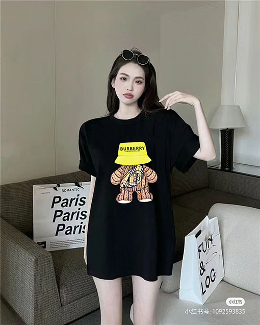 バーバリー  プリントロゴクルーネック半袖Tシャツ