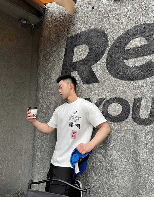 プラダ プリントロゴクルーネック半袖Tシャツ