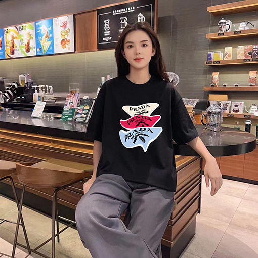 プラダ プリントロゴクルーネック半袖Tシャツ