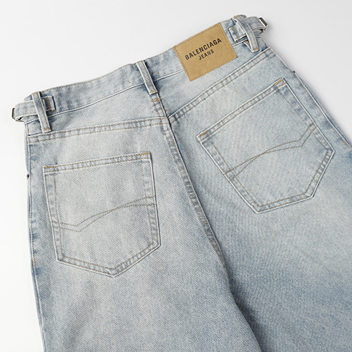 バレンシアガ 古い穴の広いカジュアルジーンズ