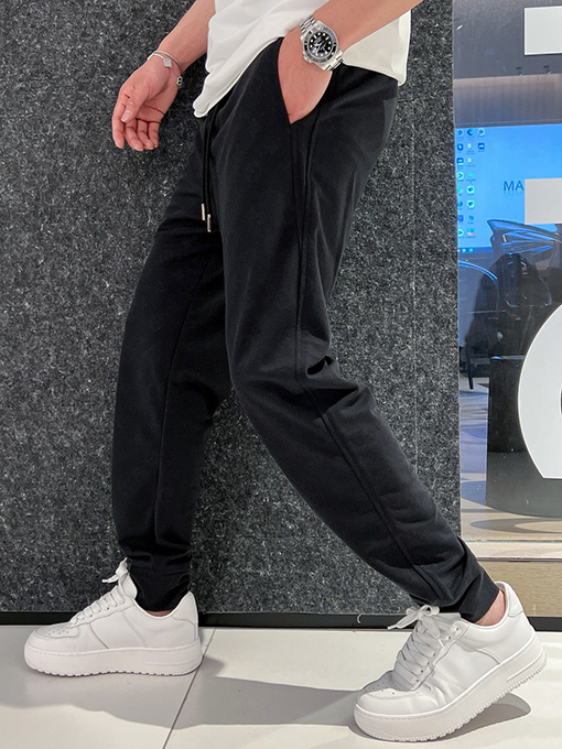 ルイヴィトン 新しいシンプルでスタイリッシュなカジュアルパンツ