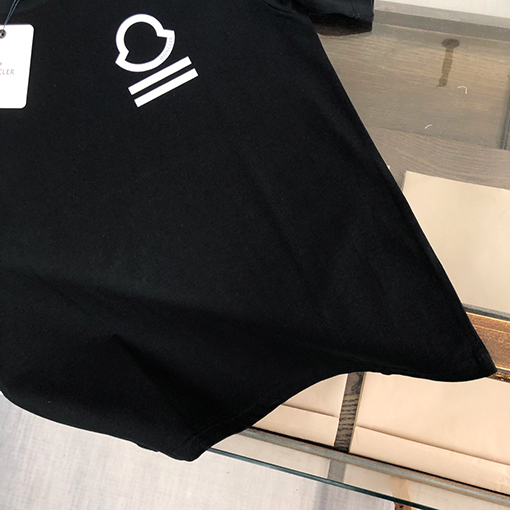 モンクレールコピー メンズクルーネック半袖Tシャツ
