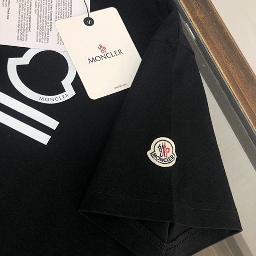 モンクレールコピー メンズクルーネック半袖Tシャツ