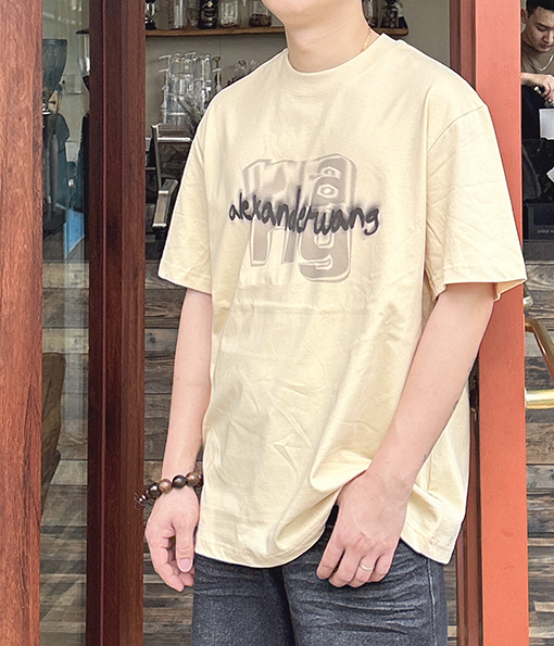 アレキサンダーワン アルファベットロゴプリント柄半袖Tシャツ
