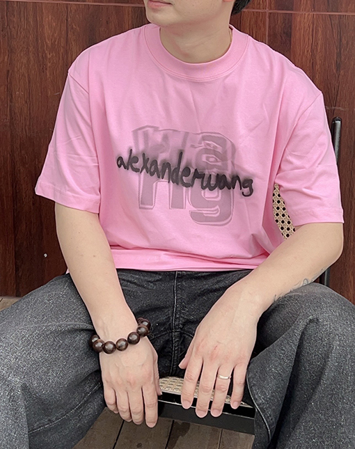 アレキサンダーワン アルファベットロゴプリント柄半袖Tシャツ