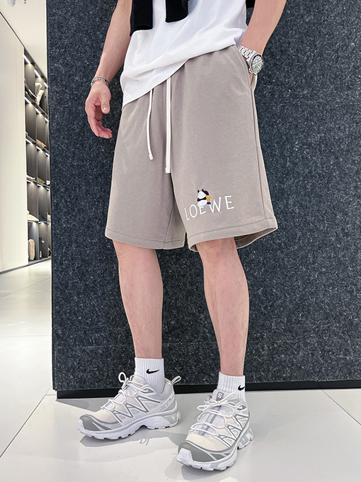 ロエベコピー シンプルでスタイリッシュなショートパンツ