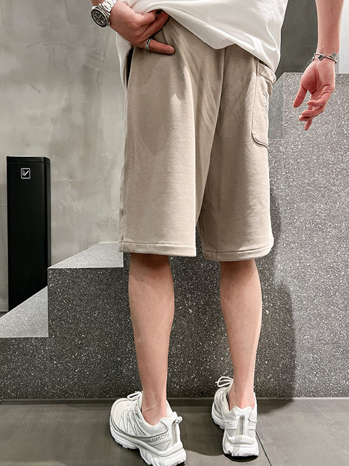 マルタンマルジェラ シンプルでスタイリッシュなショートパンツ