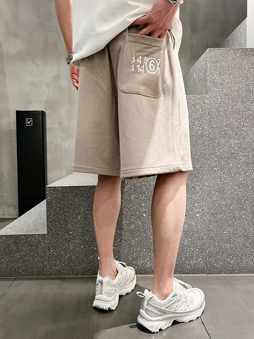 マルタンマルジェラ シンプルでスタイリッシュなショートパンツ