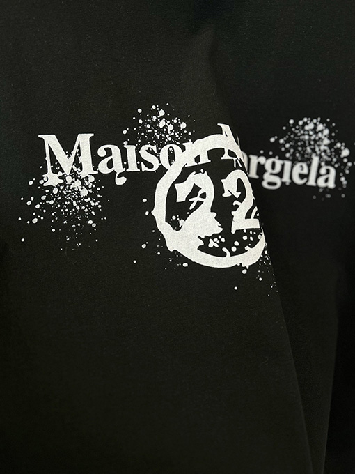マルタンマルジェラスーパーコピー アルファベットロゴ数字プリント柄半袖Tシャツ