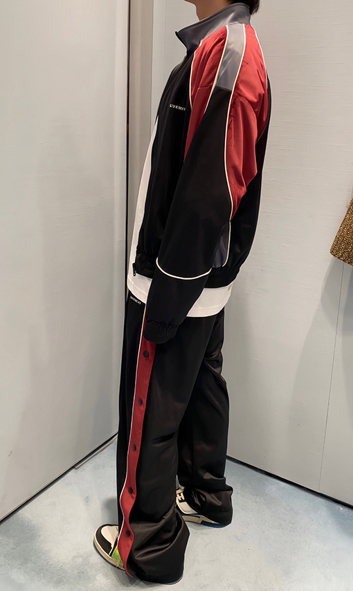 ジバンシイ スポーツステッチ2色ベルベットコート
