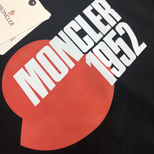 モンクレールコピー ファッションセンス半袖クルーネックTシャツ