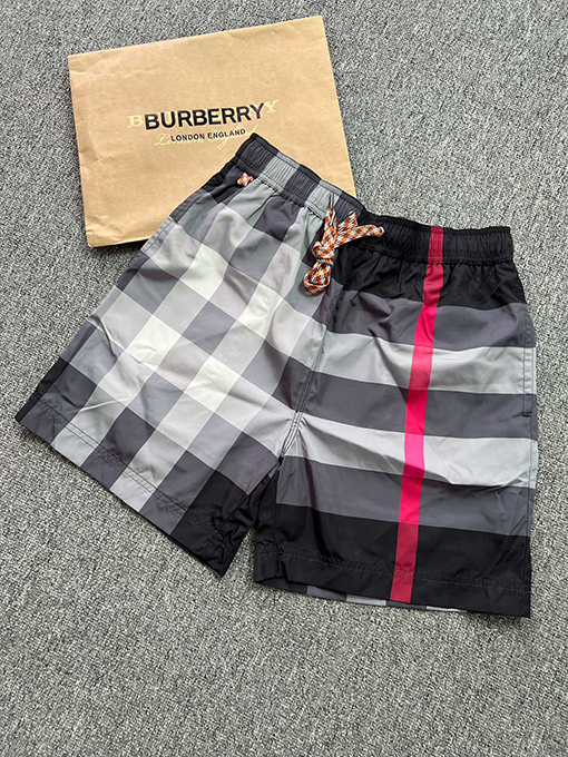 バーバリー クラシックなチェック柄ショートパンツ